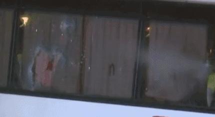 中国特警解救大巴车人质演练,中国特警仅用8秒解救客车人质