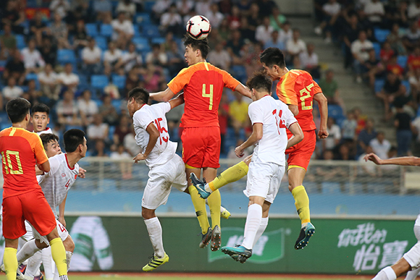 国奥在越南备战亚洲杯,足篮比赛