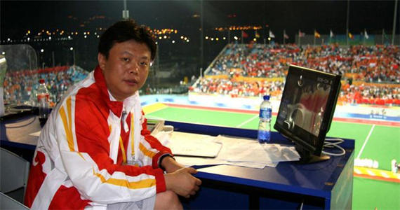 月亮姐姐李梓萌刚强春妮合照,春妮月亮姐姐李梓萌刚强同台