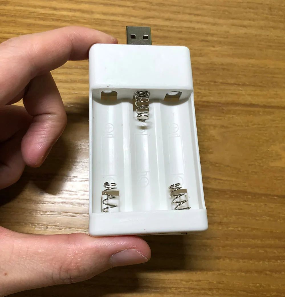 最简单的2.4伏镍氢电池充电电路,尼康镍氢充电器拆解