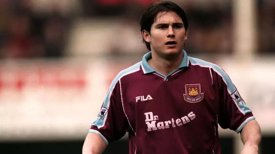 足球新赛季球衣宣传片,足球球衣广告