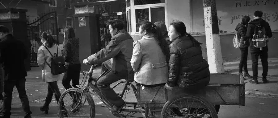 涓氫綑鎽嗕釜灏忔憡鍗栦粈涔堟渶璧氶挶,涓氫綑鎽嗕釜灏忔憡鍗栦粈涔堥鐗╁ソ