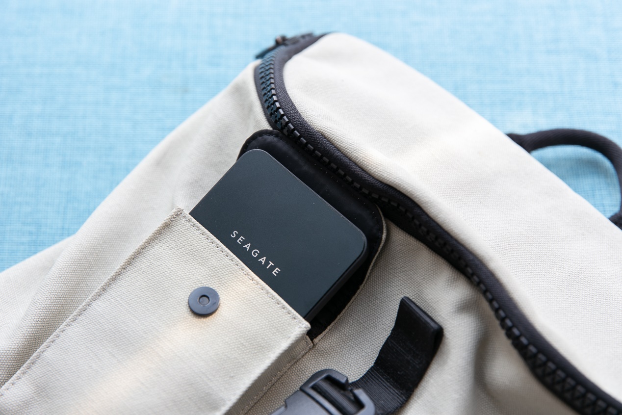 希捷酷鱼飞翼固态硬盘拆解,希捷酷鱼飞翼固态硬盘