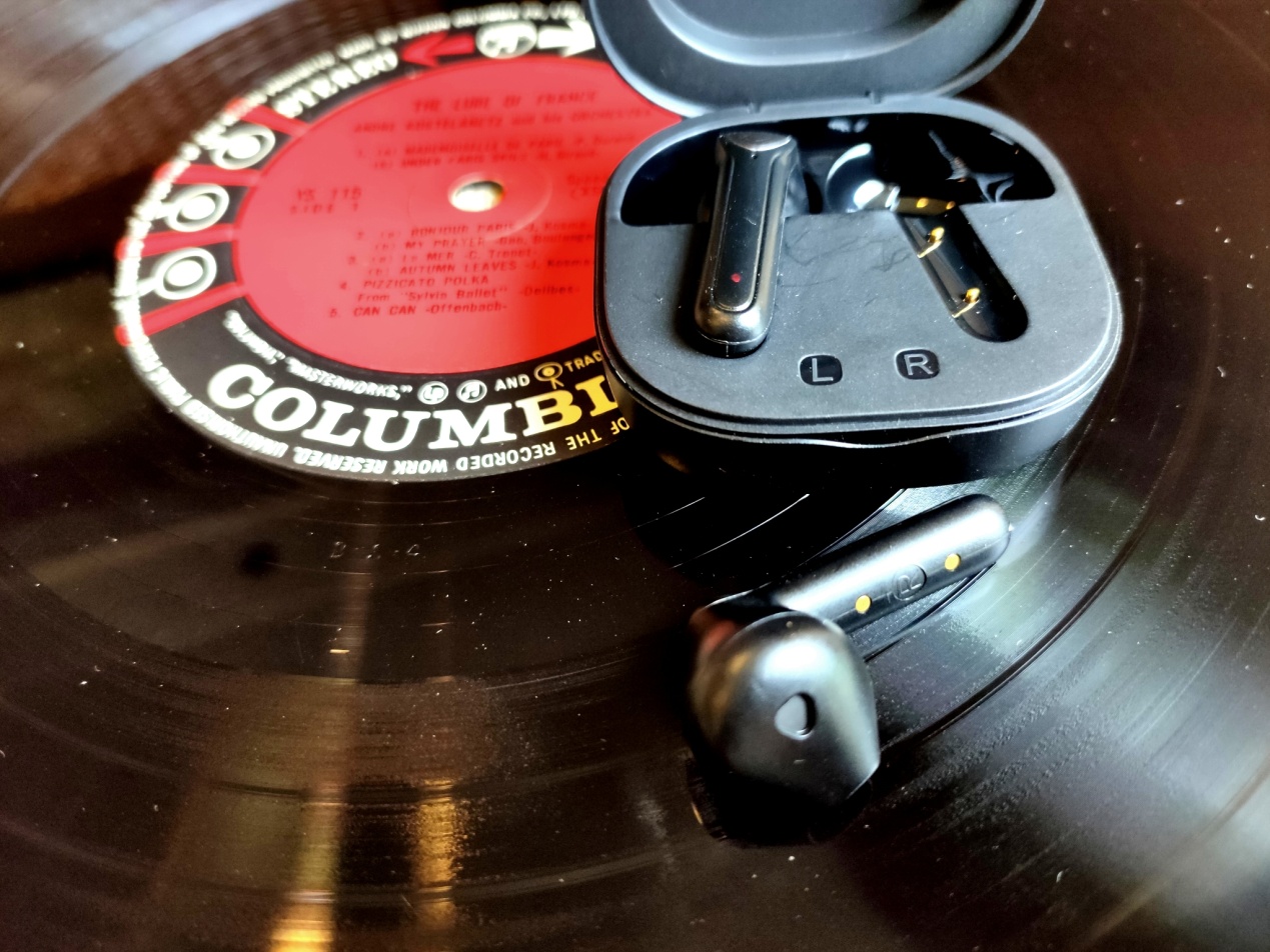 air2入耳蓝牙耳机开箱,泥炭蓝牙耳机air3评测