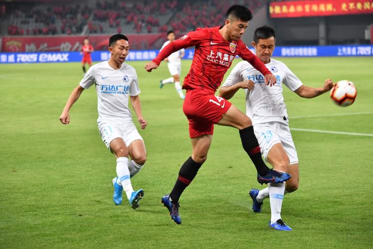 李圣龙谈上港表现,上港队李圣龙