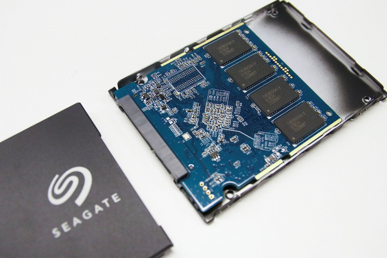 内存存储器ram和rom的主要区别,手机闪存ram和rom有什么区别