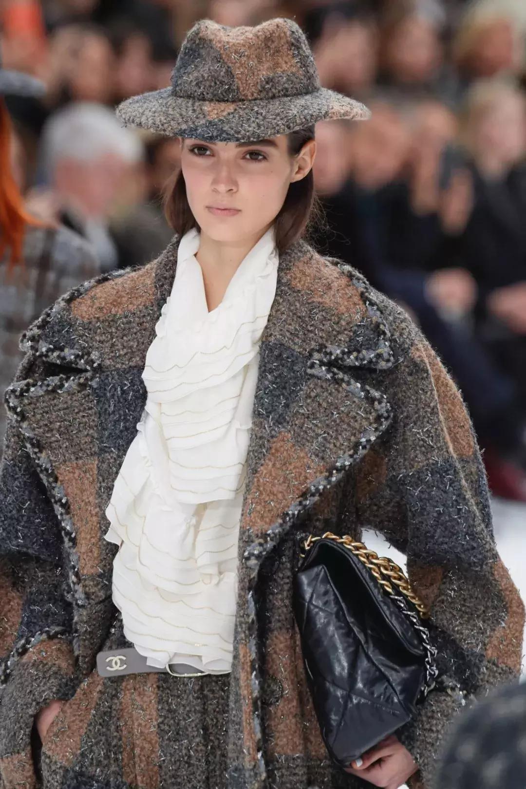 香奈儿新款手袋街拍,香奈儿经典手袋粗花呢