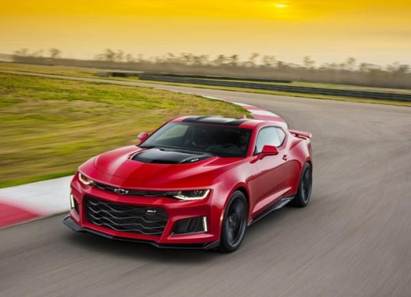 2022款科迈罗和mustang哪个好,野马mustang和科迈罗哪个更适合