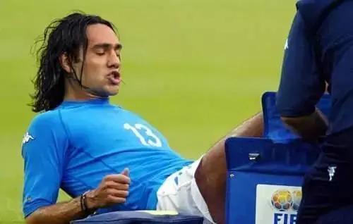 足坛被伤病毁掉的十大天才后卫,世界足球谁受伤最少