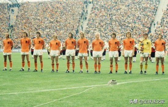 荷兰足球史上五大边锋巨星,世界足坛边锋排名