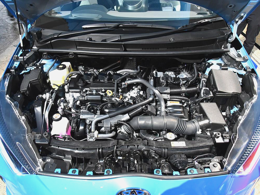 丰田雅力士对比飞度,丰田雅力士这款车的操作怎么样呢