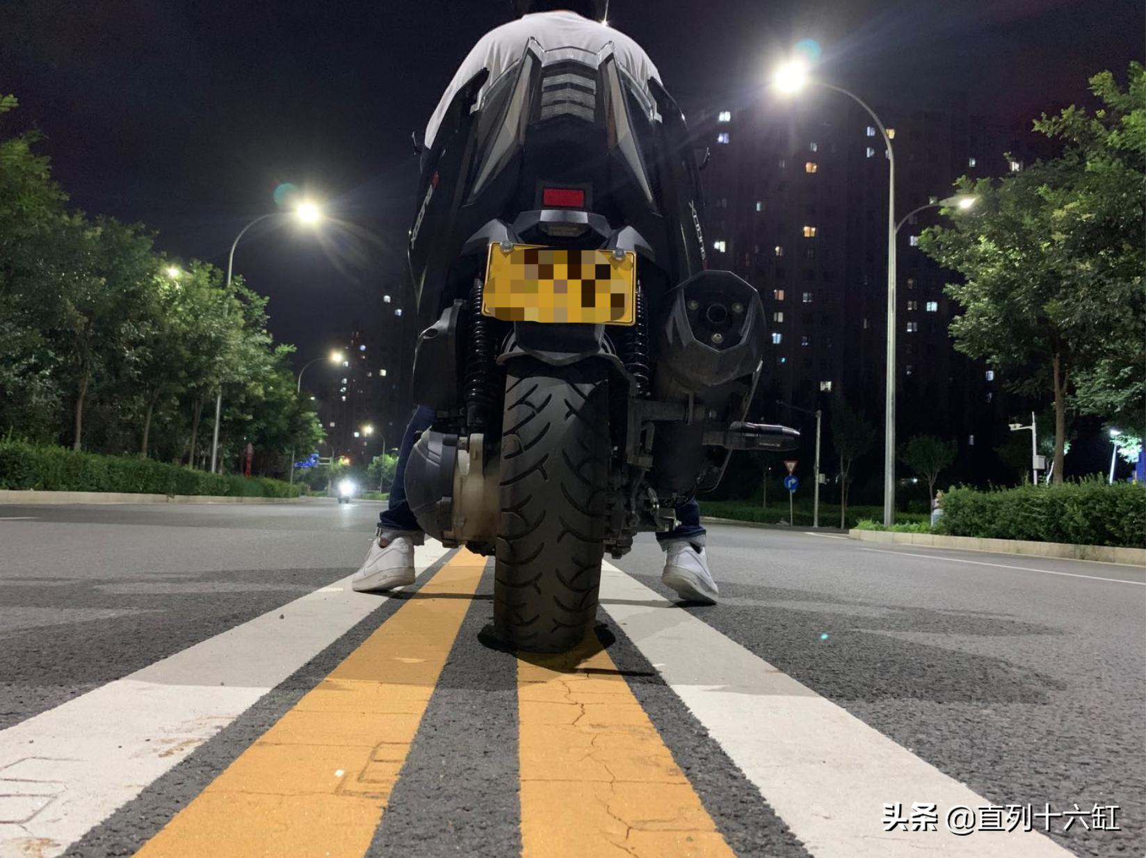 光阳进口赛艇s400国外测试,光阳xcitings400长途表现