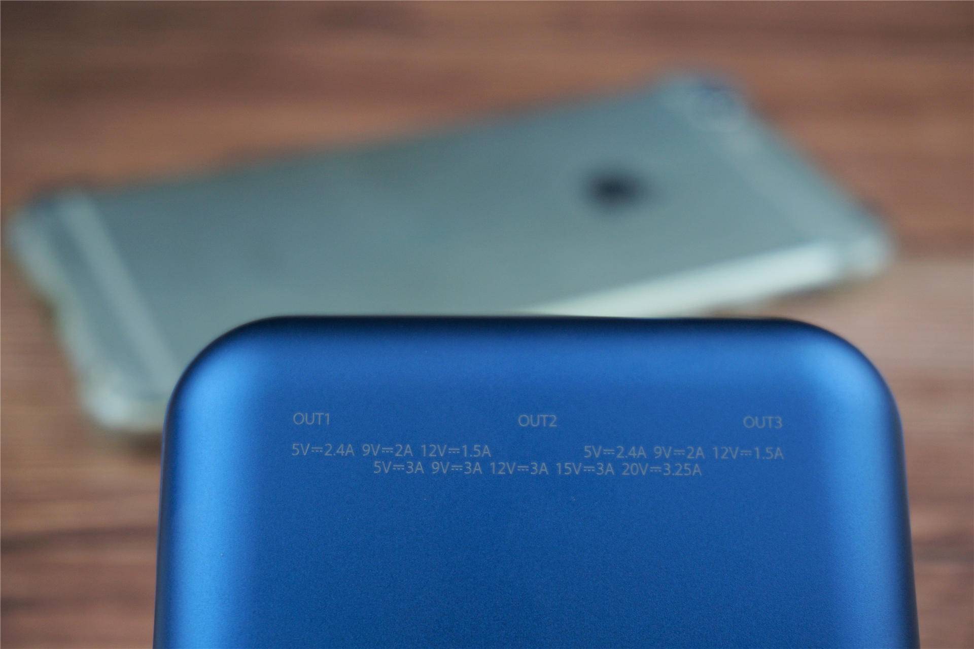 笔记本可用充电宝,zmi10号移动电源pro拆解