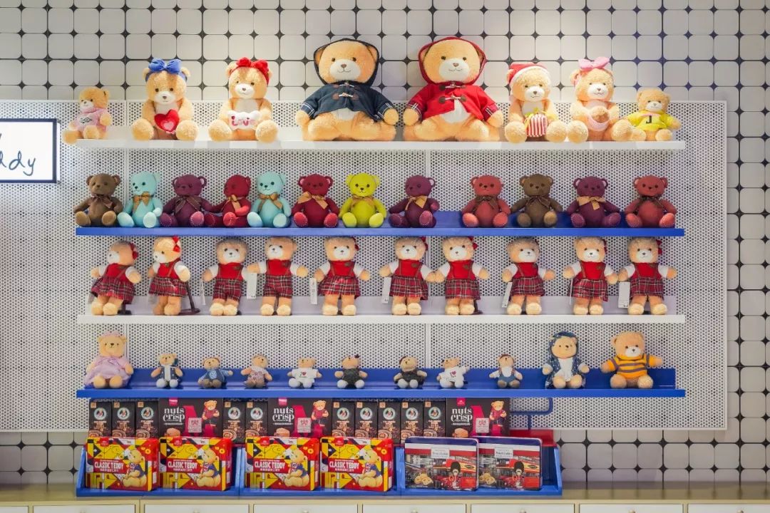 告别东方明珠、城隍庙，来上海这家暗藏100只泰迪的奶茶店