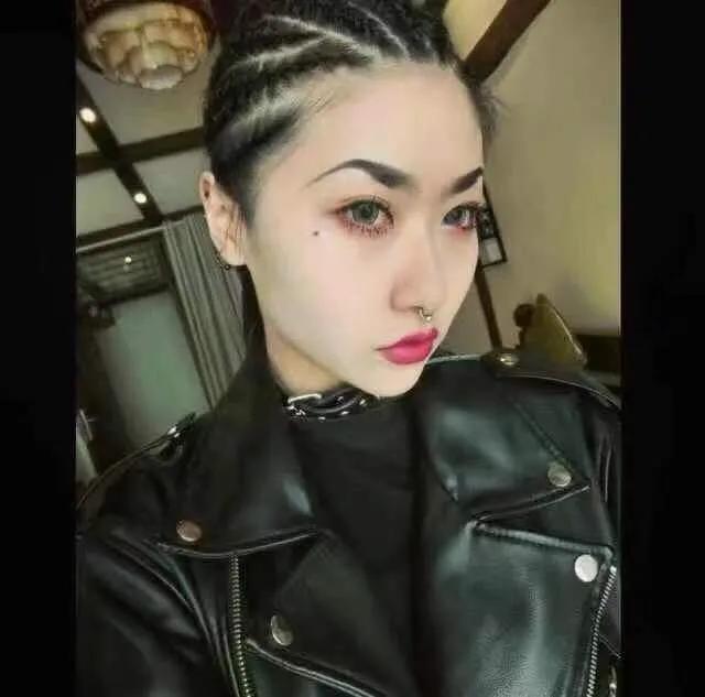 漂浮人生，最难忘摆摊经历，一个月用三十元赚九万