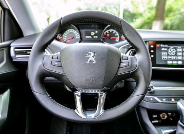 标致小钢炮308s,小钢炮神车东风标致308s