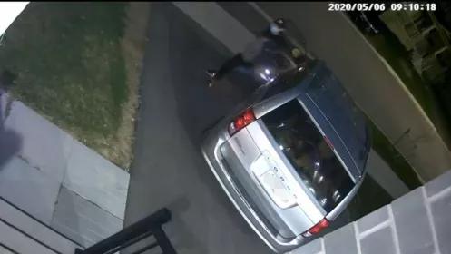 离奇！多伦多华人妹子被团伙老大缠上，崩溃求助！结局反转？