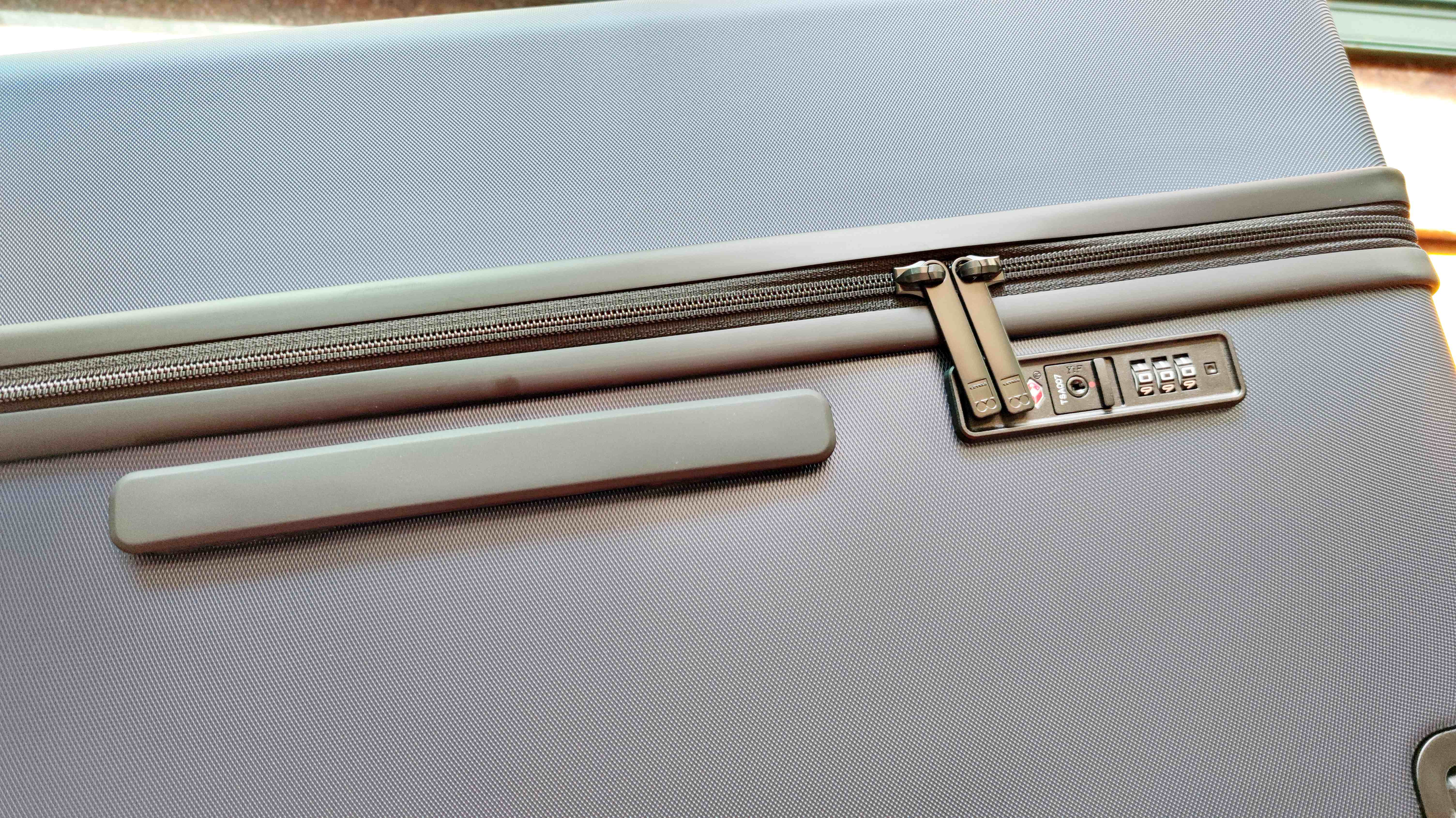 地平线8号和90分旅行箱哪个好看,地平线八号旅行箱旗舰版