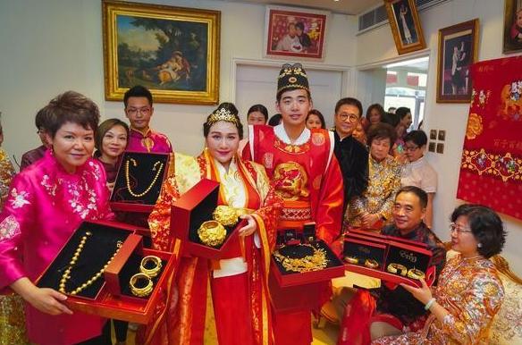 何超盈过往恋情,何超盈爱情史