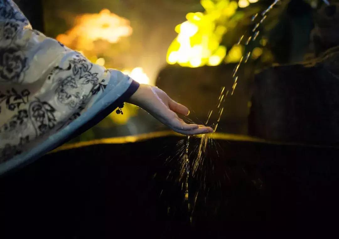 七情六欲可以用哪两个字表达,请问你对七情六欲怎么理解的