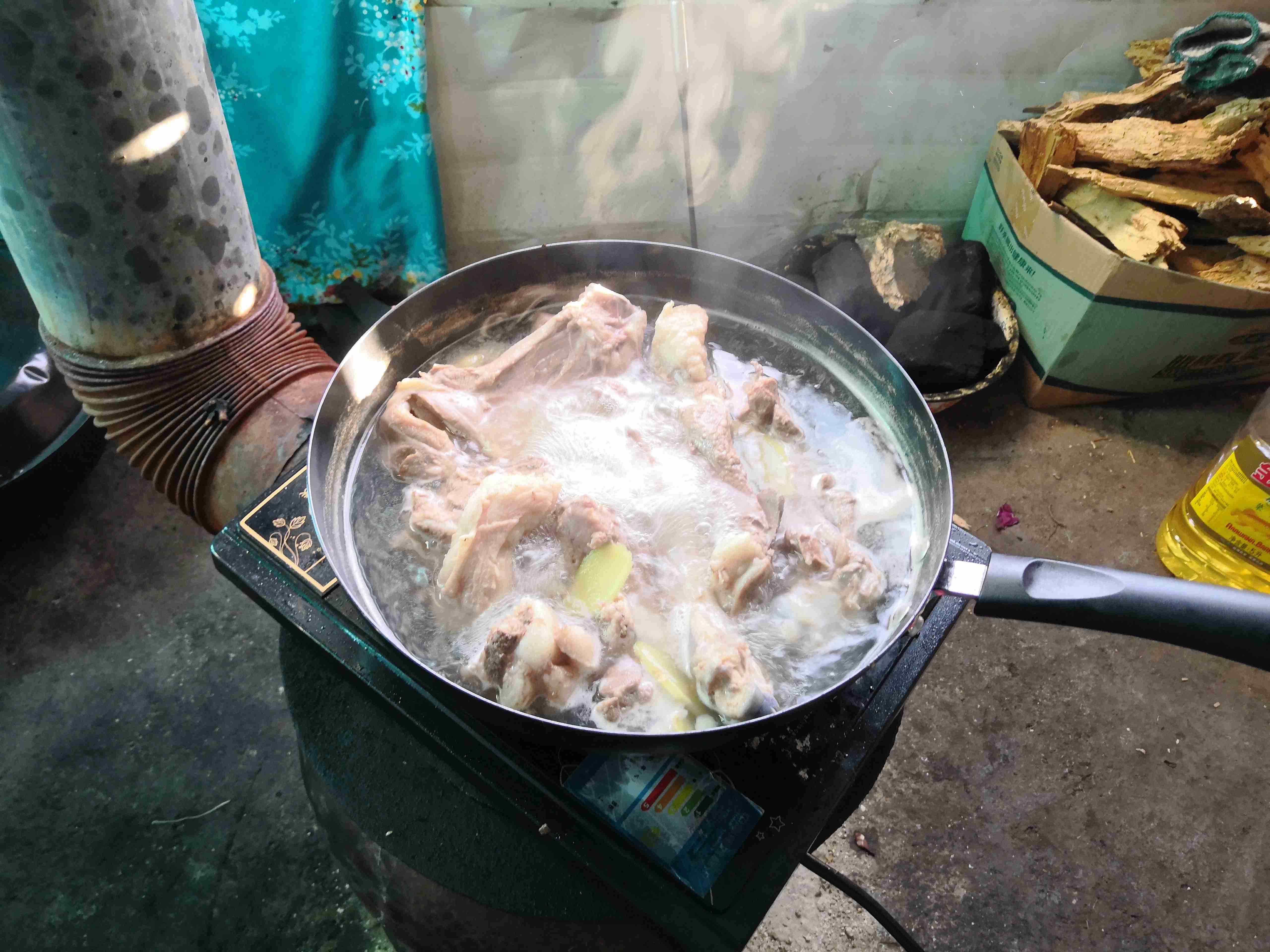 *疆新**蒙古包旅店老板，看他一天的收入多少，一个月就抵我一年工资