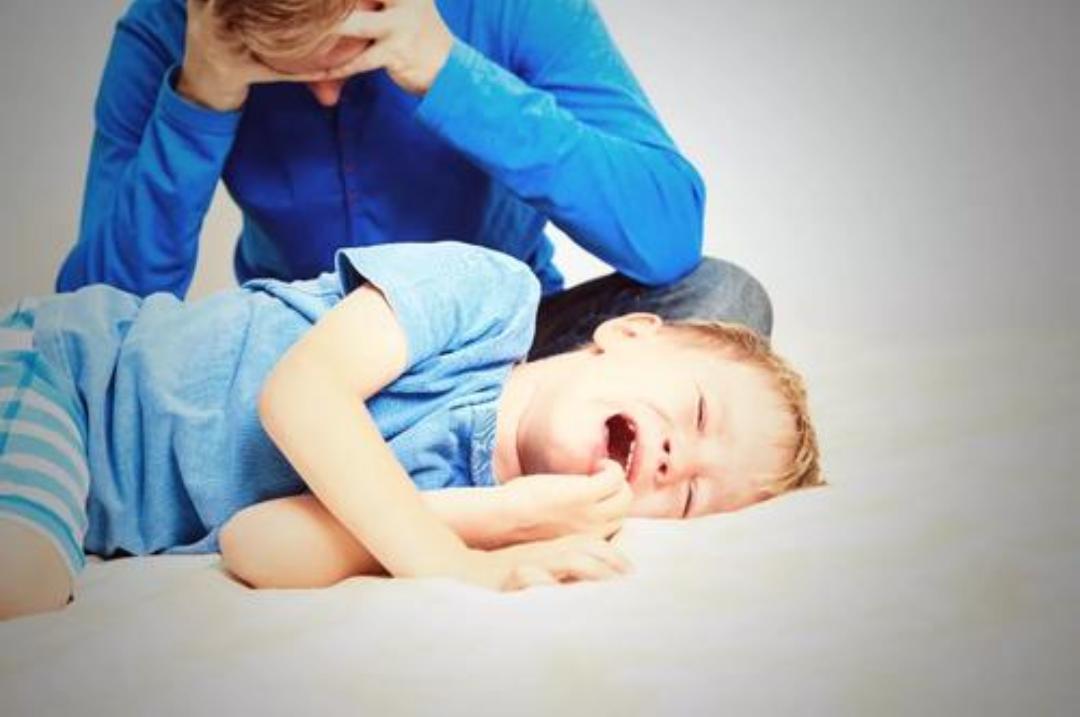 孩子特别爱发脾气爱哭磨蹭怎么办,爱哭的孩子怎么高情商引导