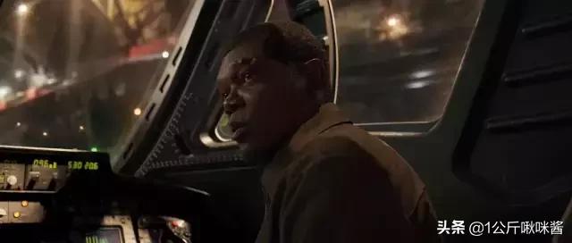 惊奇队长能打过没宝石灭霸吗,惊奇队长彩蛋打败灭霸