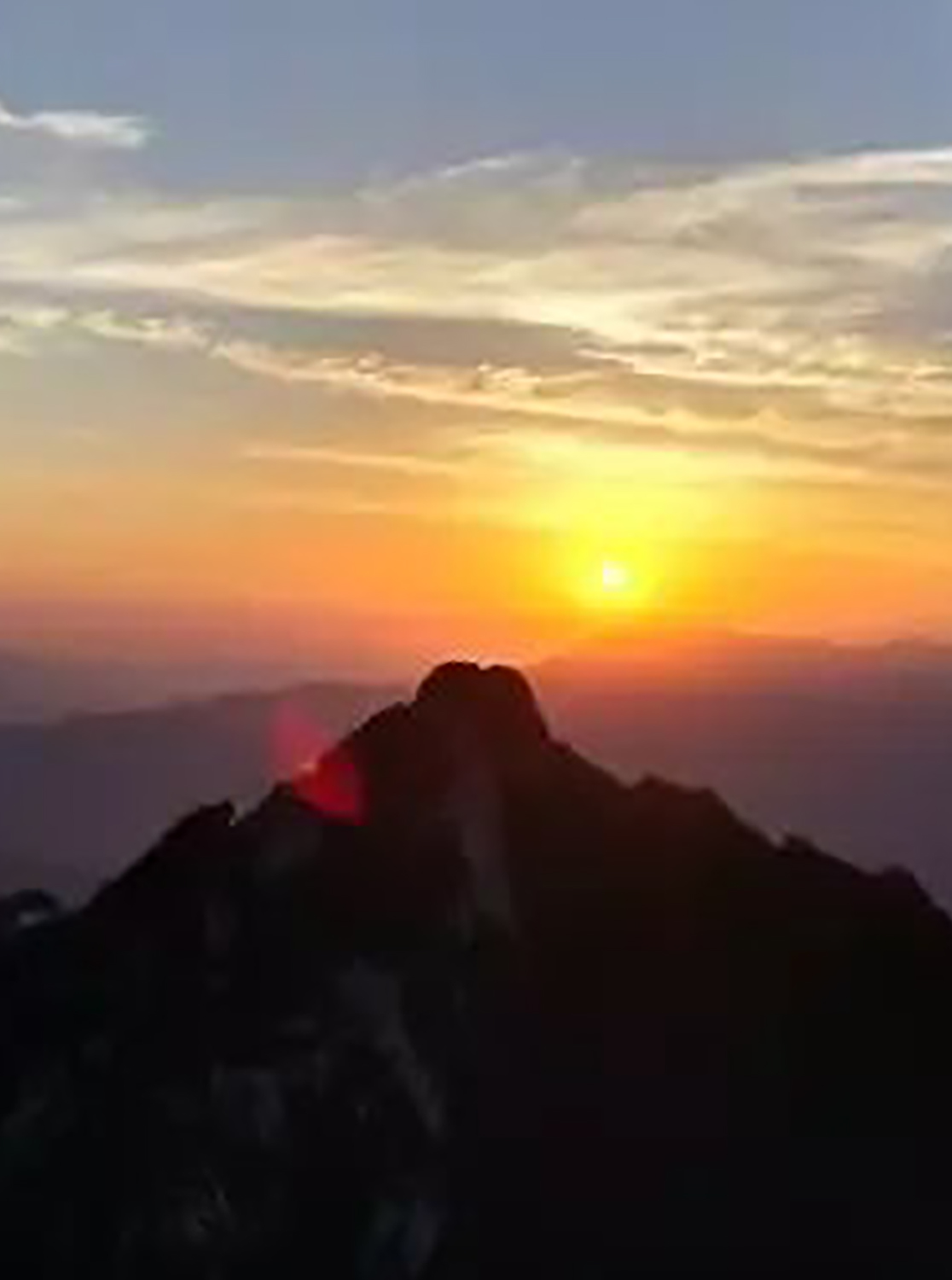 和老君山相媲美的有哪几座仙山,与老君山隔山相望的白云山