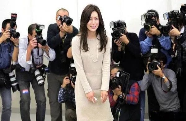 酒井法子现场直播视频,酒井法子复出艰巨