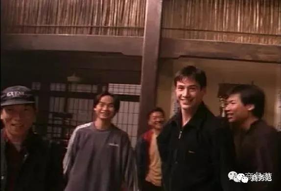 基努里维斯爱上一个流浪汉的电影,基努里维斯40岁