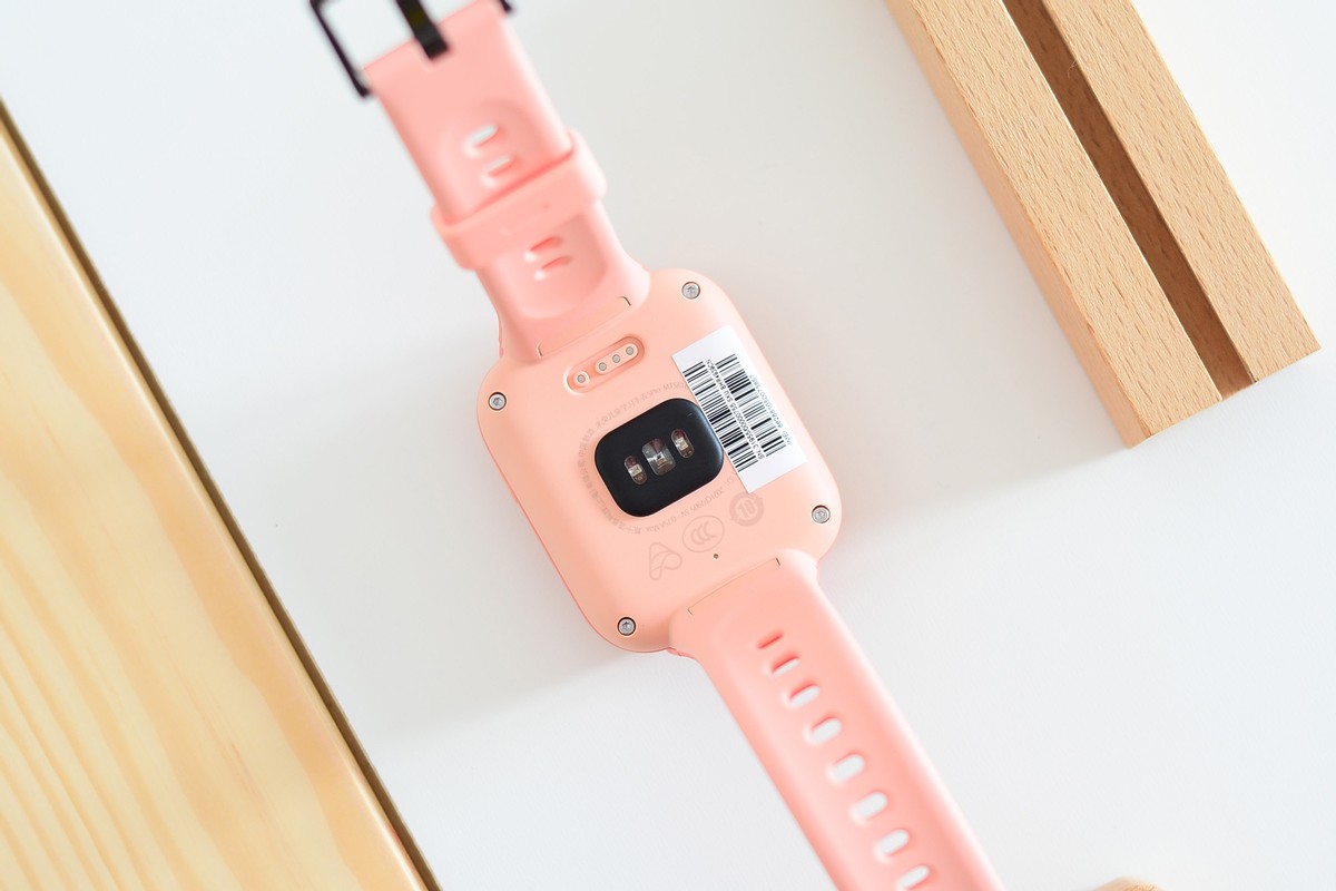 小米米兔儿童学习手表5Pro深度体验：能定位楼层，还能学知识