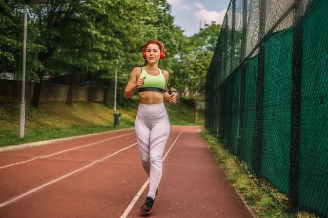 每天坚持一小时慢跑锻炼,坚持慢跑治疗什么疾病