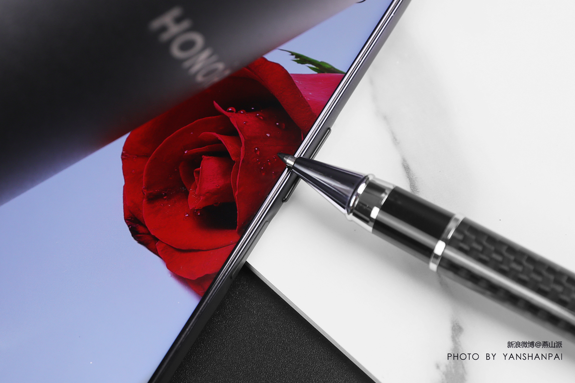 光荣2000元以下的曲面屏,2000元以下屏占比高的手机