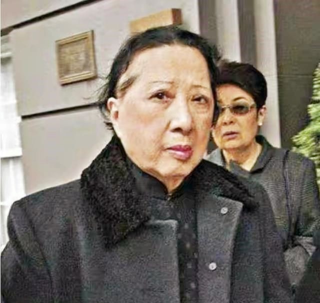 孔令仪携天价嫁妆下嫁凤凰男,孔令仪和穷小子结婚视频