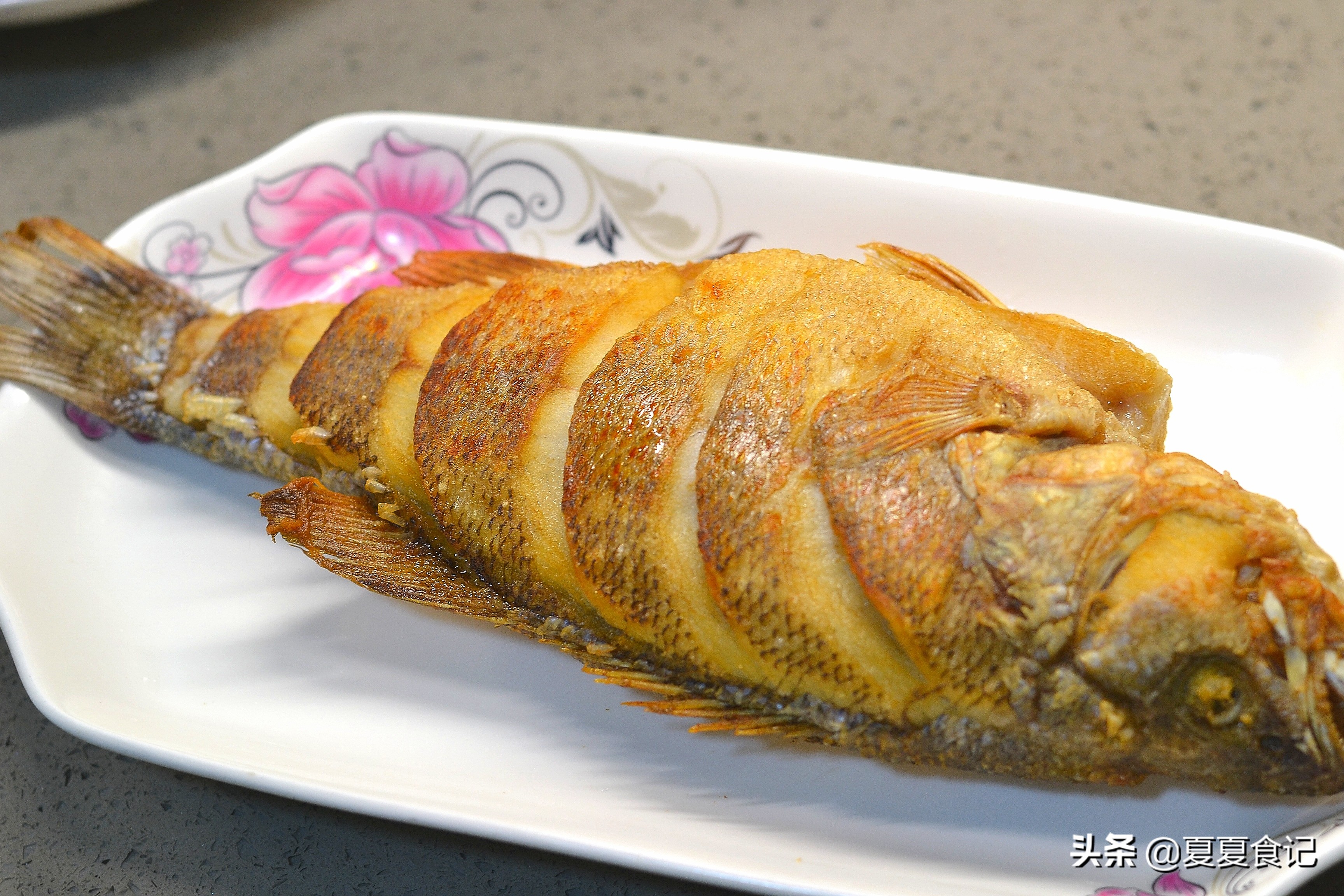 红烧鱼不煎不炸如何调配酱汁,红烧鱼教你正确做法鲜香入味