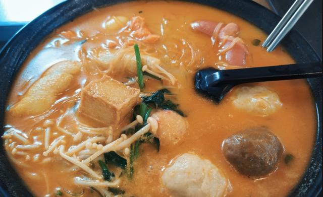 麻辣烫冒菜钵钵鸡串串香,钵钵鸡麻辣烫冒菜区别