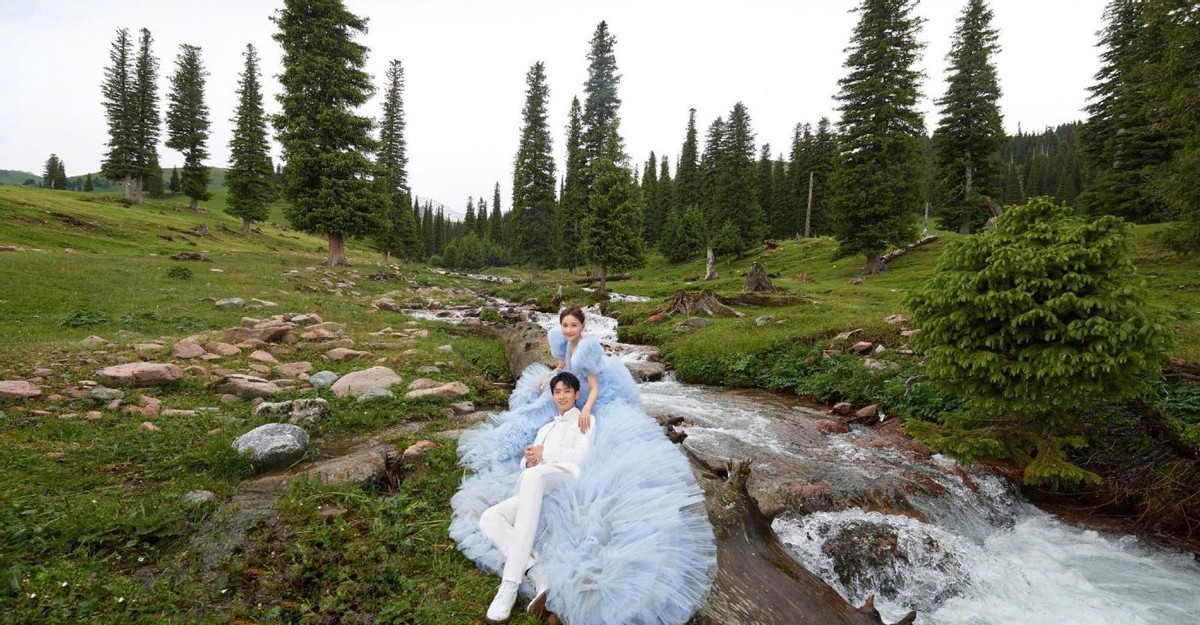 魏晨罕见晒恩爱,魏晨晒结婚一周年快乐