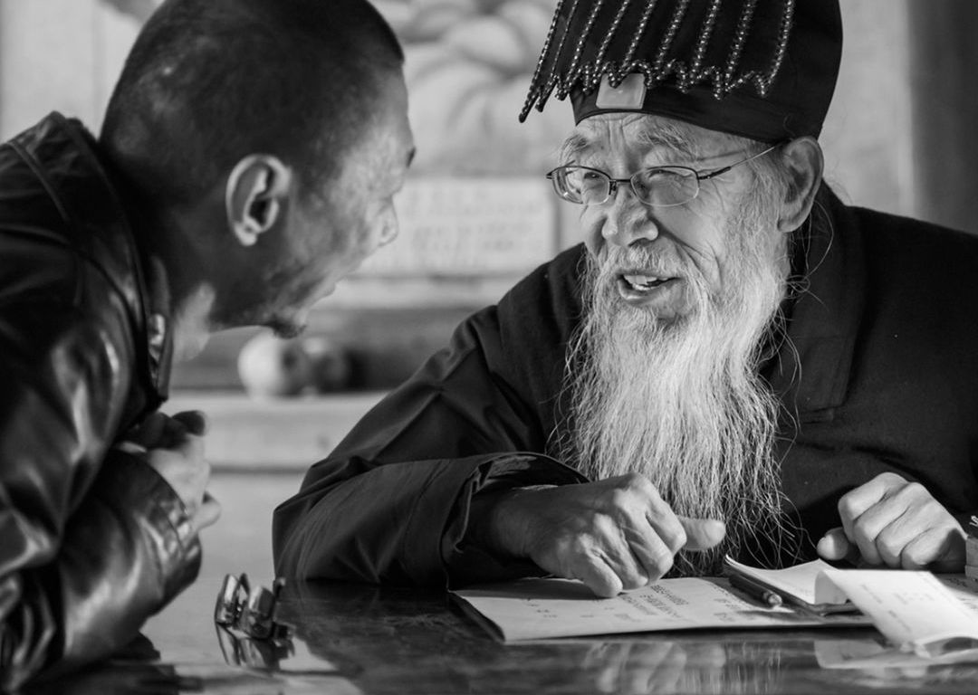 穷算命富烧香什么意义,穷算命富烧香到底什么意思