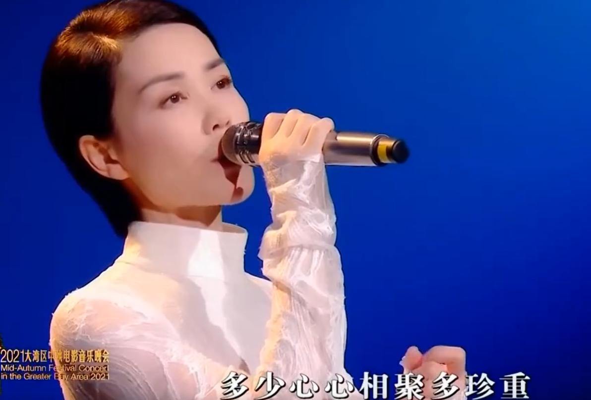 谢霆锋王菲近期同台,王菲谢霆锋罕见同台