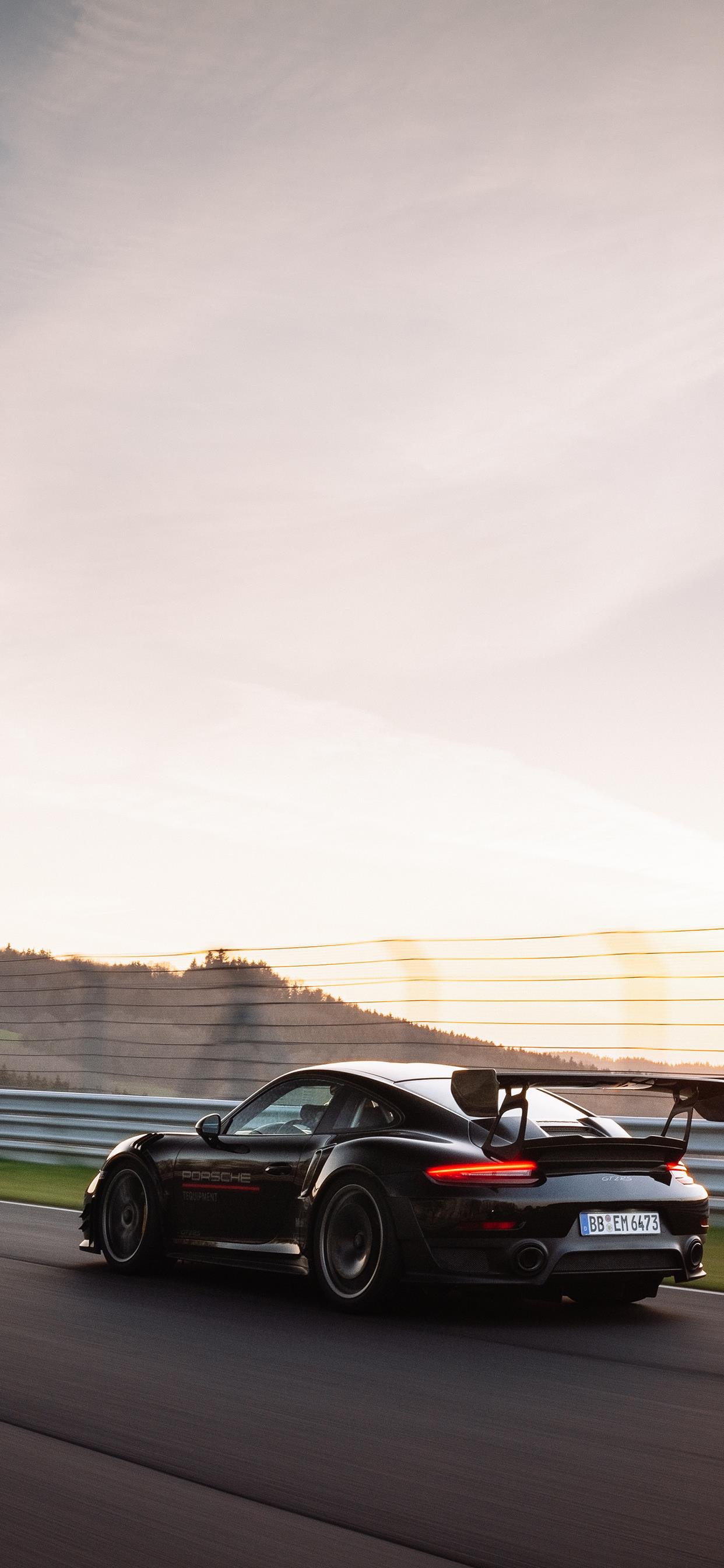 心动壁纸水墨巨兽掌心蜡烛超级跑车水杯小熊古风小姐姐小丑