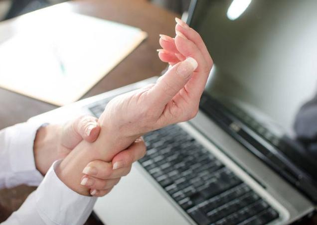 手抖一般都是什么原因导致的,最近手抖得厉害是什么原因引起的