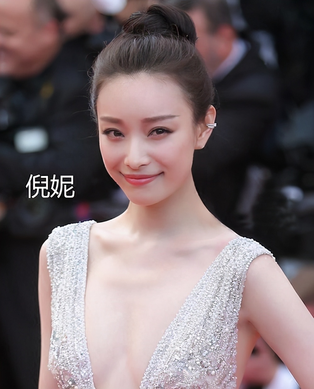 咬肌型发腮怎么改善,大脸方脸女生如何快速改变脸型