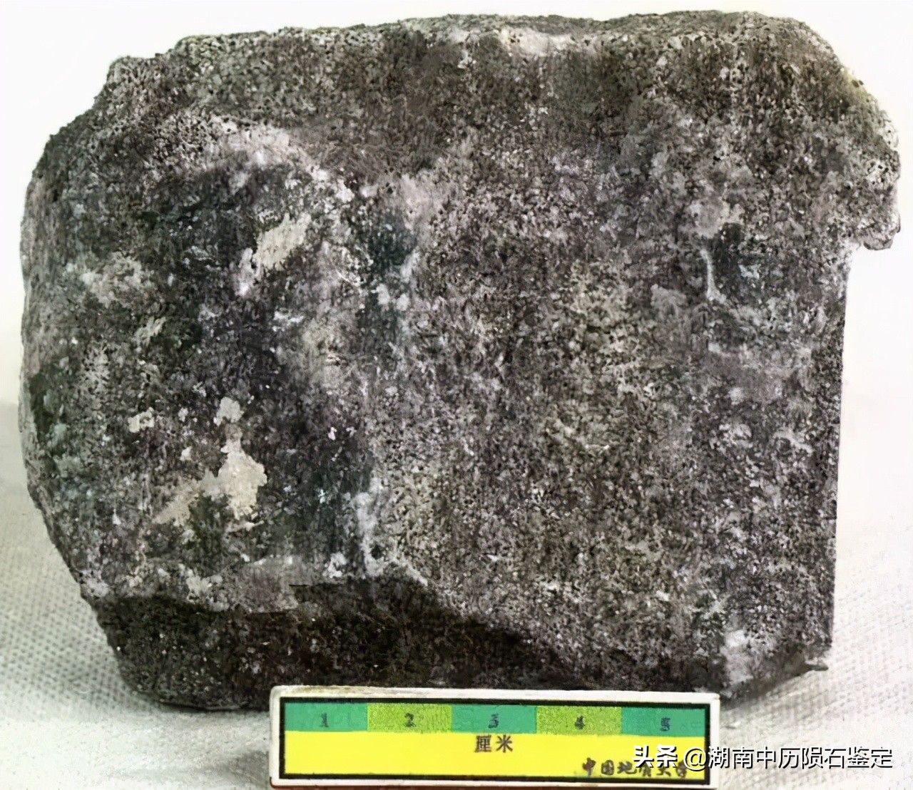 月球陨石与地球矿石的区别,月球陨石和矿石有什么区别