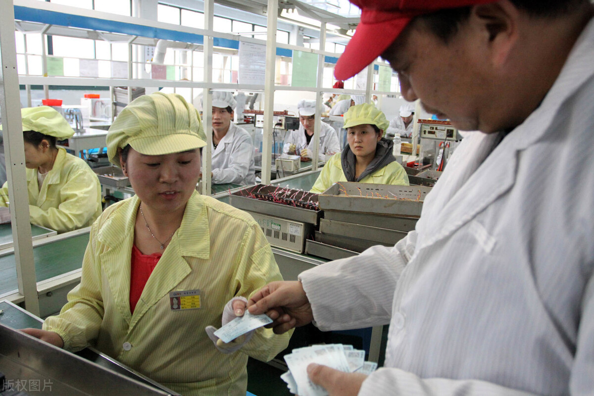 打工妹在富士康的“心酸史”,富士康打工仔真实经历