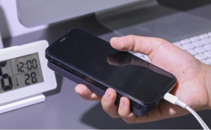 绿联无线磁吸式充电宝10000,绿联磁吸充电宝