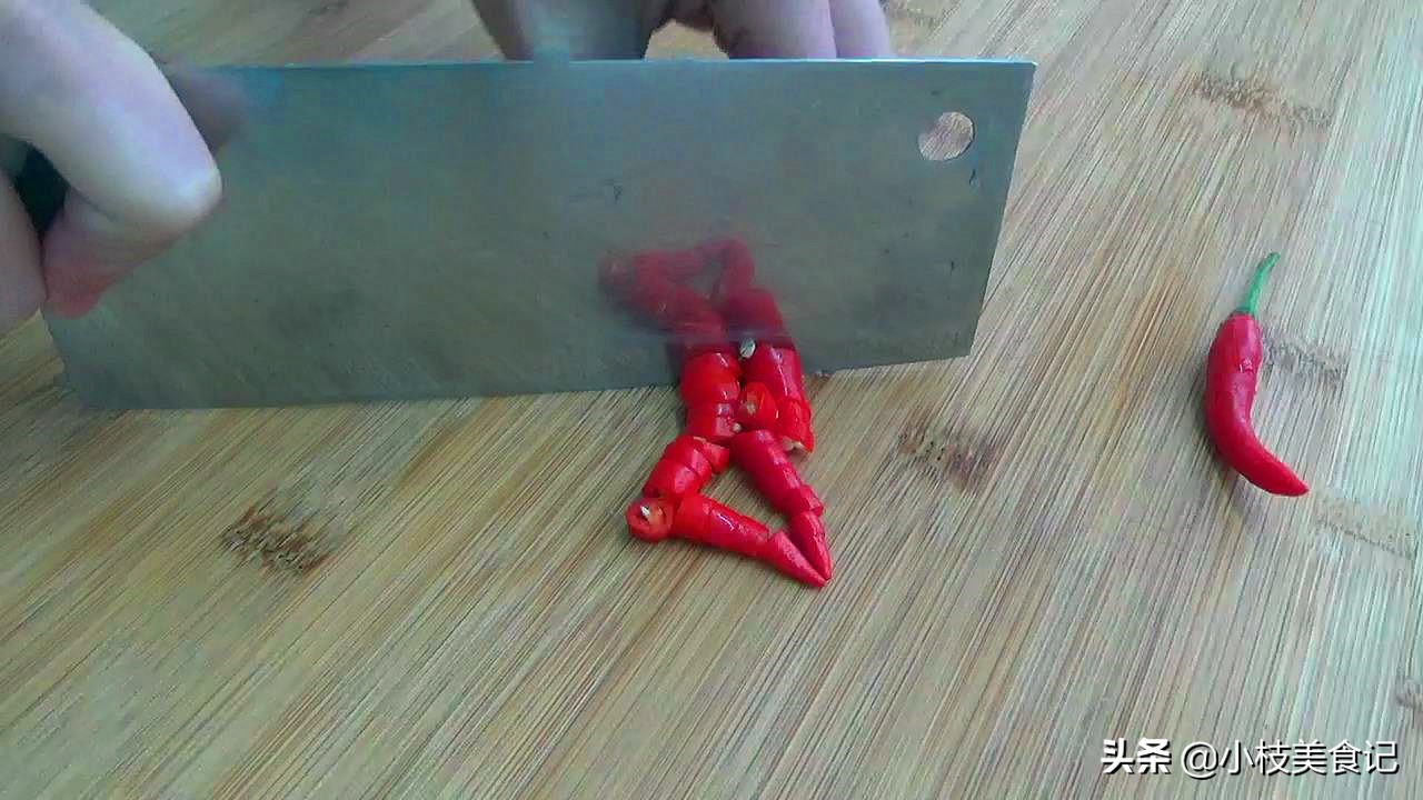 这样做的草鱼鲜嫩又入味还没腥味,草鱼这样吃才过瘾教你秘制做法