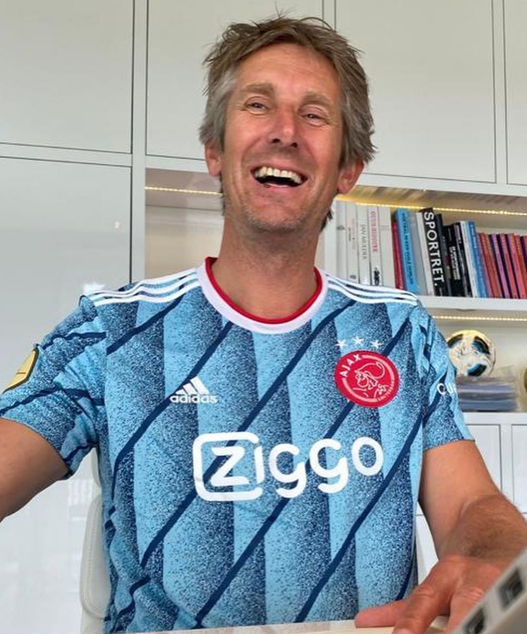 阿贾克斯经典球衣,阿贾克斯2022-2023赛季球衣