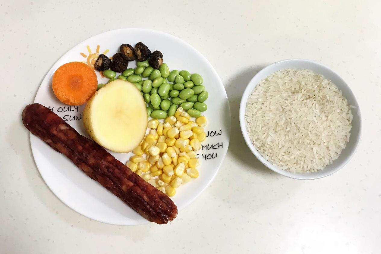 土豆豆角腊肉腊肠饭,懒人版土豆腊肠焖饭连吃2碗
