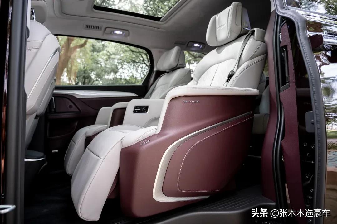 开别克gl8商务车四座版的视频,别克gl8商务车公路舱试驾完整版