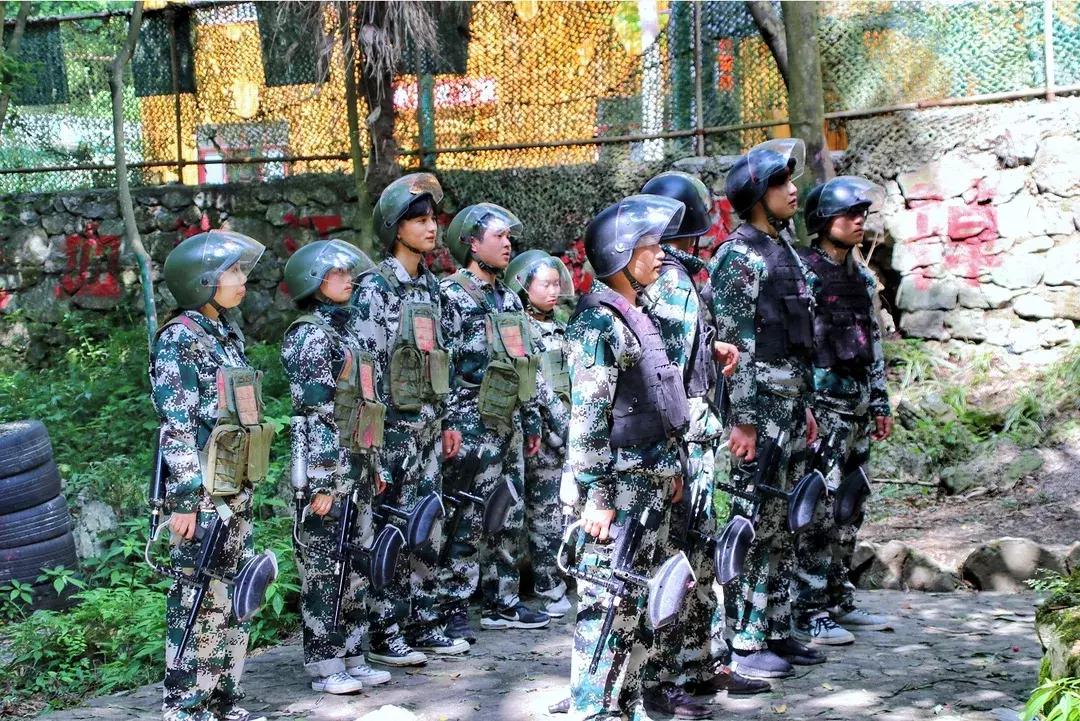 飞拉达攀岩溜索丛林溯溪地心探洞,清远飞拉达丛林探险